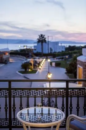 Tek Büyük Yataklı Oda, Deniz Manzaralı (Upper floor)