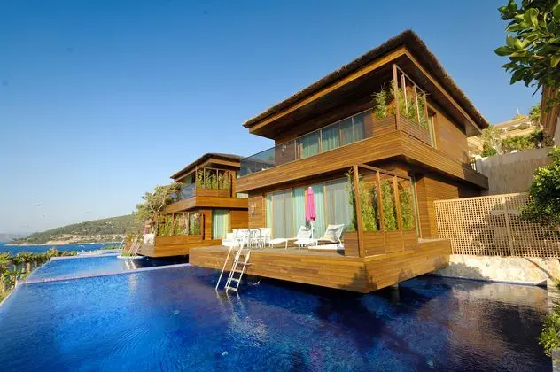 https://images.etstur.com/imgproxy/resize/2560x1440/files/images/hotelImages/etsrooms/517842/The_Plaza_Bodrum__Ex.Be_Premium__20250416093915_0.jpg