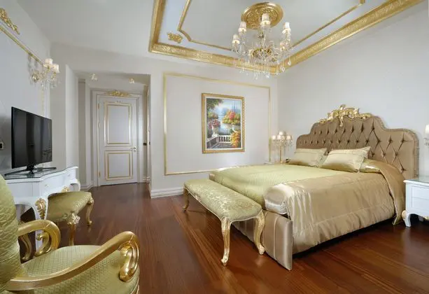 https://images.etstur.com/imgproxy/resize/2560x1440/files/images/hotelImages/etsrooms/517842/The_Plaza_Bodrum__Ex.Be_Premium__20250416101003_0.jpg