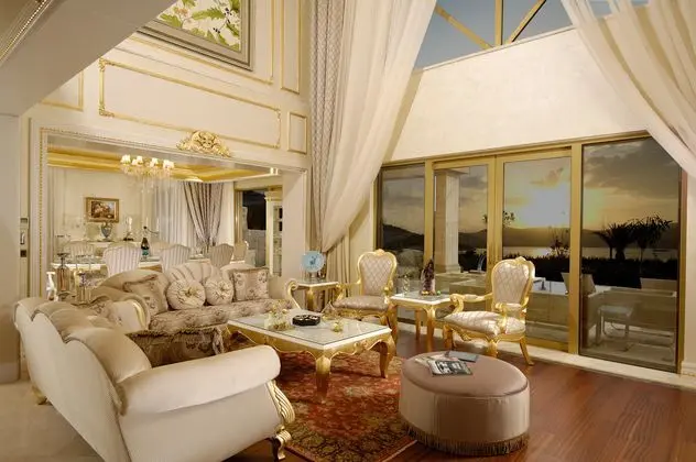 https://images.etstur.com/imgproxy/resize/2560x1440/files/images/hotelImages/etsrooms/517842/The_Plaza_Bodrum__Ex.Be_Premium__20250416101003_6.jpg