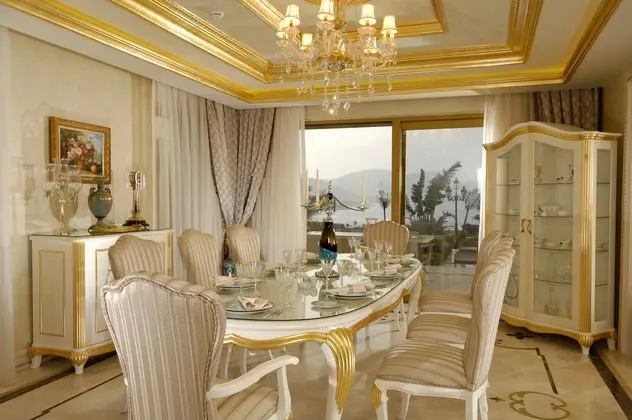 https://images.etstur.com/imgproxy/resize/2560x1440/files/images/hotelImages/etsrooms/517842/The_Plaza_Bodrum__Ex.Be_Premium__20250416101003_7.jpg
