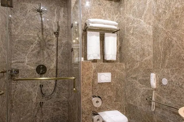 Tek Büyük veya İki Ayrı Yataklı Oda, Engellilere Uygun, Tepe Manzaralı