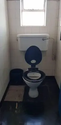 İki Ayrı Yataklı Oda, Ortak Banyo
