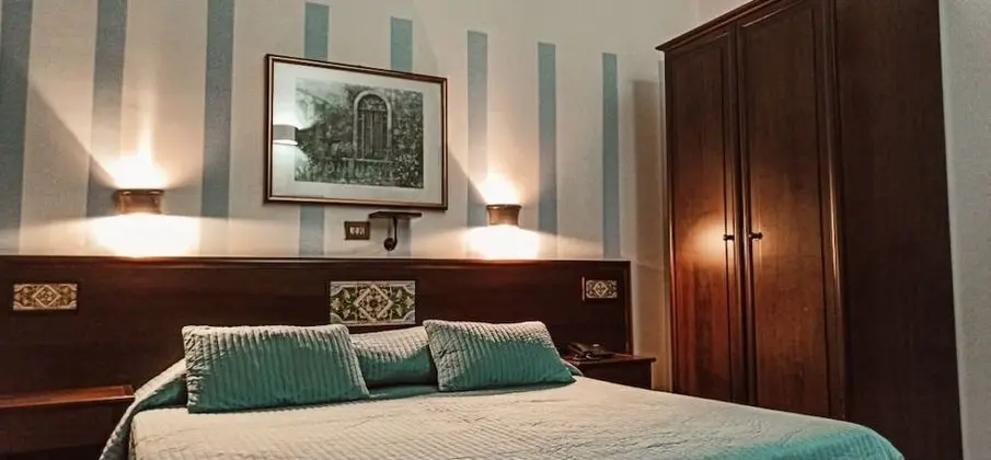 Classic Büyük Yataklı Tek Kişilik Oda