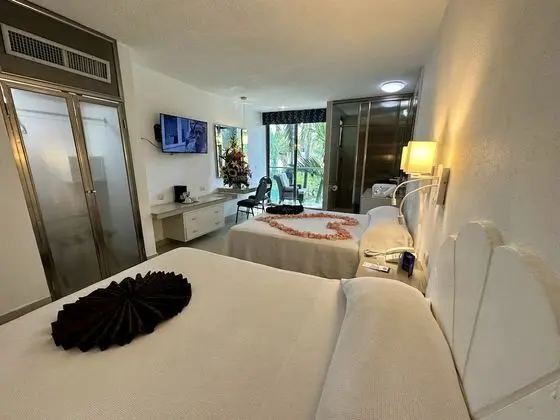 Premium Oda, 2 Çift Kişilik Yatak, Havuz Manzaralı, Kule