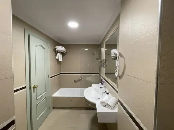 Comfort Tek Büyük Yataklı Oda, 1 Çift Kişilik Yatak