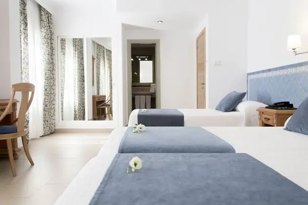 Üç Kişilik Oda, Balkon, Şehir Manzaralı