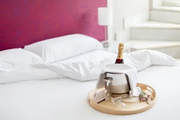 Üç Kişilik Oda, Balkon, Şehir Manzaralı