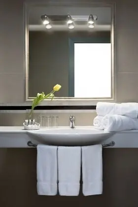 Üç Kişilik Oda, Balkon, Şehir Manzaralı