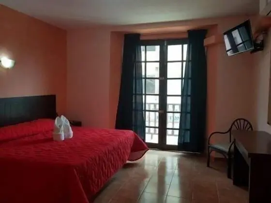 Habitacion matrimonio grande (1 cama king)