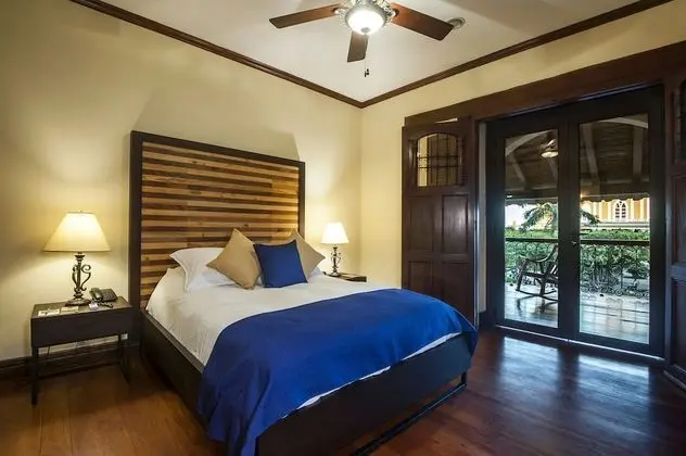 Queen Room