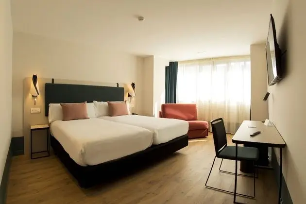 Tek Büyük Yataklı Oda (with sofa bed)