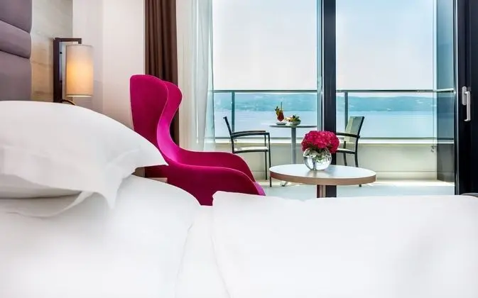 Deluxe Tek Büyük veya İki Ayrı Yataklı Oda, Balkon, Deniz Manzaralı