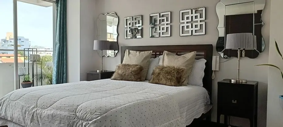 HOME with Balcony + 3 Beds - 6th FLOOR