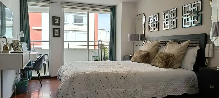 HOME with Balcony + 3 Beds - 6th FLOOR