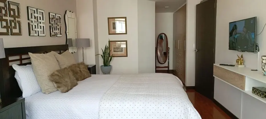 HOME with Balcony + 3 Beds - 6th FLOOR
