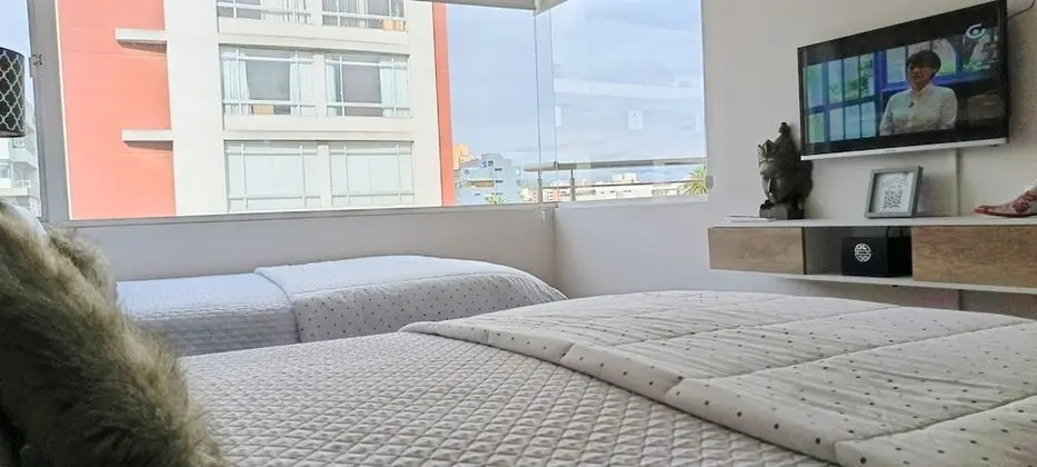 HOME with Balcony + 3 Beds - 6th FLOOR