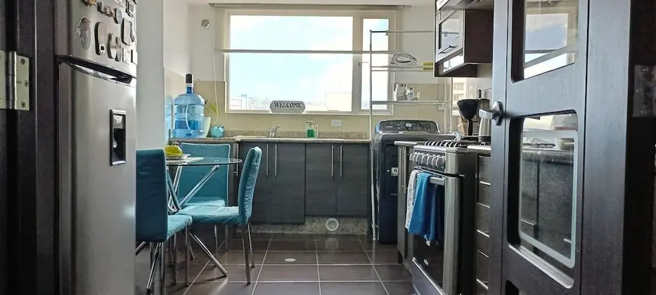 HOME with Balcony + 3 Beds - 6th FLOOR