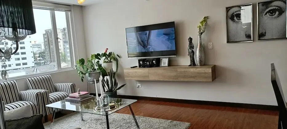 HOME with Balcony + 3 Beds - 6th FLOOR