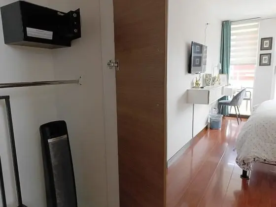 HOME with Balcony + 3 Beds - 6th FLOOR