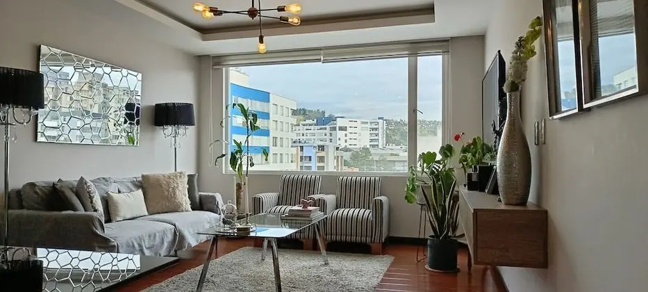 HOME with Balcony + 3 Beds - 6th FLOOR