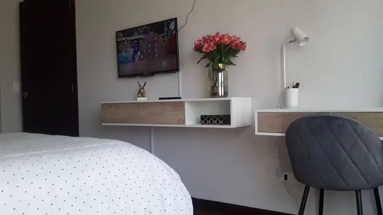 HOME with Balcony + 3 Beds - 6th FLOOR