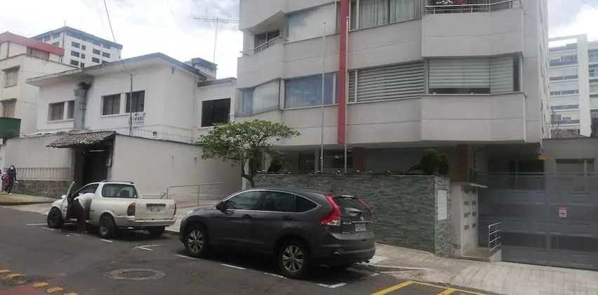 HOME with Balcony + 3 Beds - 6th FLOOR