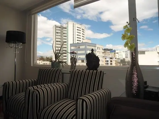 HOME with Balcony + 3 Beds - 6th FLOOR