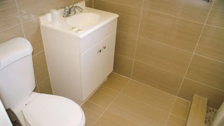 Oda, 1 Büyük (Queen) Boy Yatak, Sigara İçilmez, Ortak Banyo