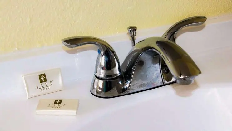 Oda, 1 Büyük (Queen) Boy Yatak, Sigara İçilmez, Ortak Banyo