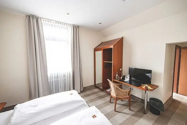 Standard Tek Büyük Yataklı Oda