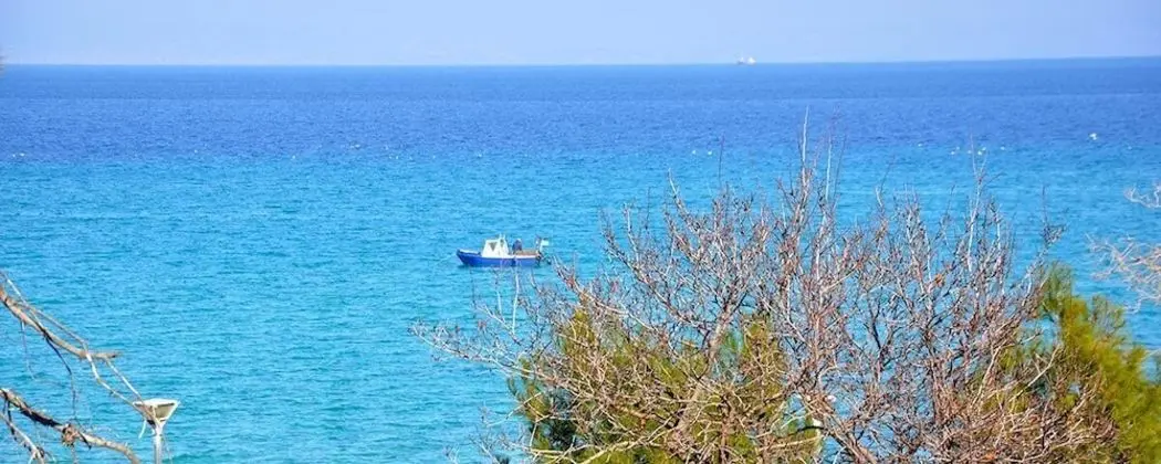 Üç Kişilik Oda, Deniz Manzaralı
