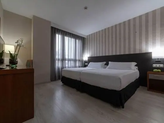 Tek Büyük veya İki Ayrı Yataklı Oda