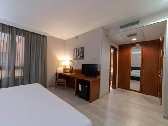 Tek Büyük veya İki Ayrı Yataklı Oda