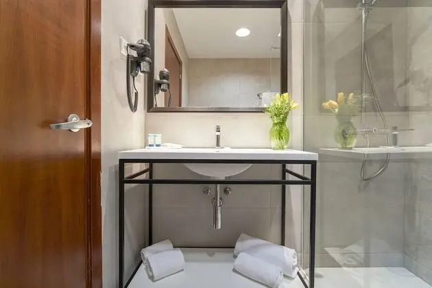 Tek Büyük veya İki Ayrı Yataklı Oda