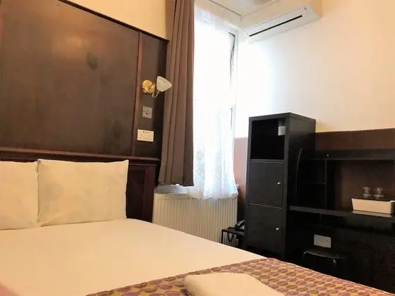 Üç Kişilik Oda, Banyolu/Duşlu