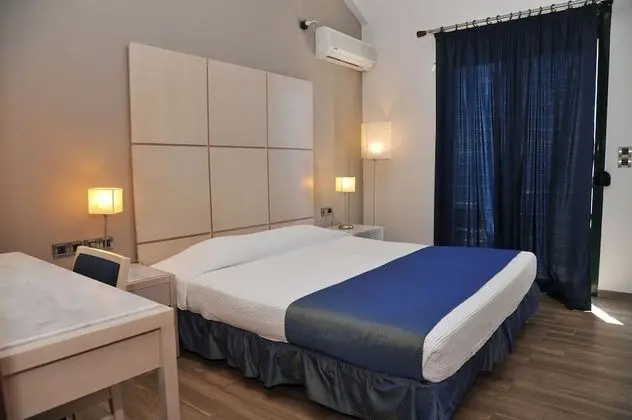 Tek Büyük veya İki Ayrı Yataklı Oda, Deniz Manzaralı