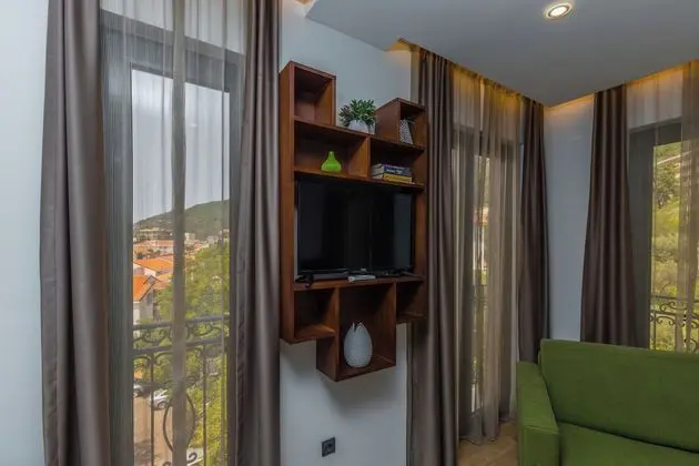 Basic Tek Büyük Yataklı Oda
