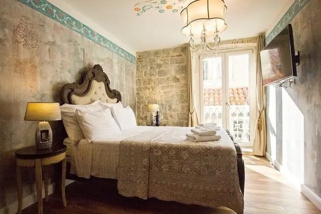 Deluxe Tek Büyük Yataklı Oda, 1 Büyük (Queen) Boy Yatak