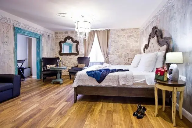 Grand Luxury Suite - King Bed