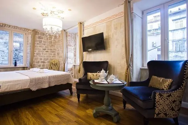 Grand Luxury Suite - King Bed