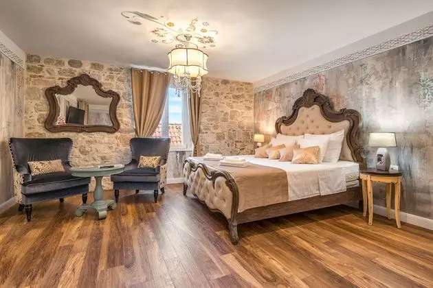 Grand Luxury Suite - King Bed