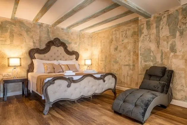 Grand Luxury Suite with Terrace & City View