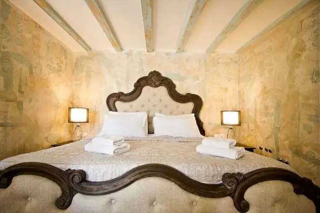 Grand Luxury Suite with Terrace & City View