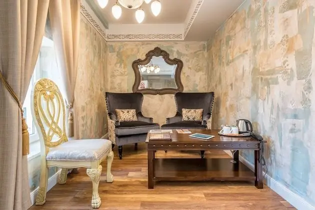 Grand Luxury Suite with Terrace & City View