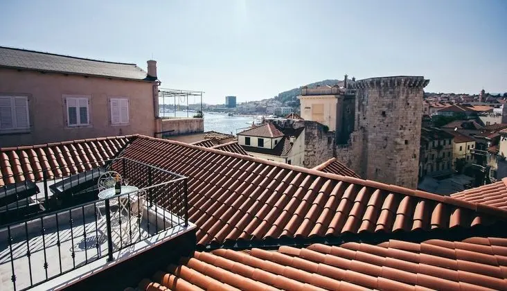 Grand Luxury Suite with Terrace & City View
