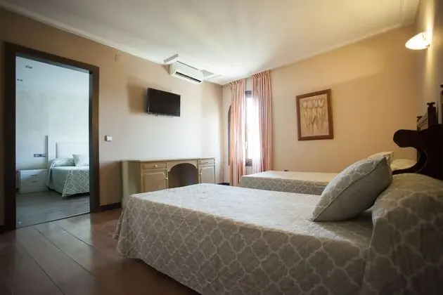Comfort Dört Kişilik Oda, 2 Yatak Odası (cama de matrimonio y dos individuales)