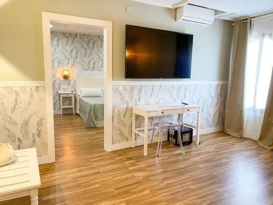 Comfort Dört Kişilik Oda, 2 Yatak Odası (cama de matrimonio y dos individuales)