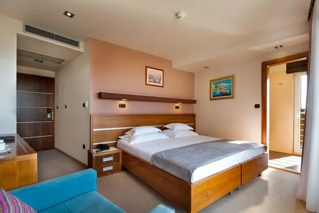 Tek Büyük Yataklı Oda, Balkon, Deniz Manzaralı