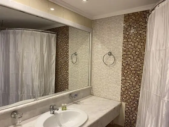 Deluxe Dört Kişilik Oda